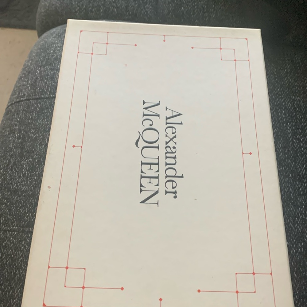 Toddler Alexander McQueen 26 euro size